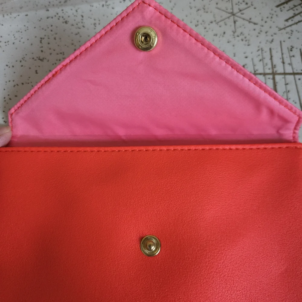 Ipsy Sealed With A Kiss Pouch